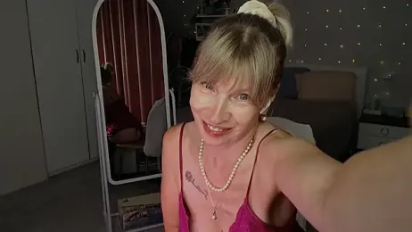 JuliaVilnet webcam model stream image