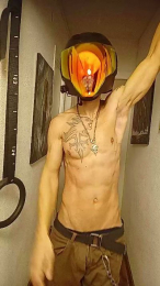 Uriel_23 webcam cam4 model stream image