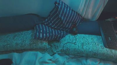 Uriel_23 webcam model stream image