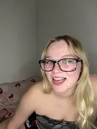 xoxokayy18 webcam model stream image