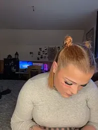 cc_uncensored webcam model stream image