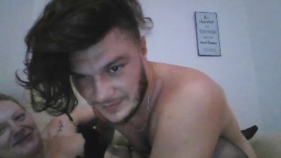 JulieLenny webcam model stream image