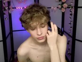 curly_twinkboy webcam model stream image