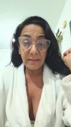 Milfchic webcam model stream image