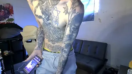 KumWithTheKommas webcam stripchat model stream image