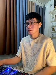 xshyboyx webcam model stream image