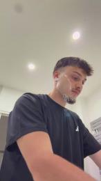 Hank_04 webcam model stream image