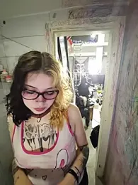 whatevaandissues webcam model stream image