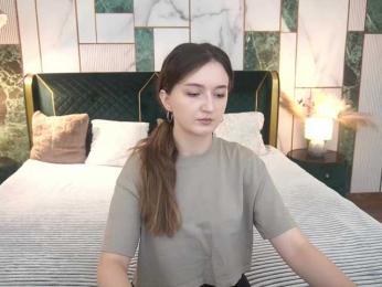 CyrenaLuxe webcam model stream image