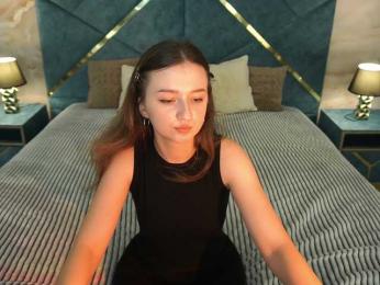 CyrenaLuxe webcam model stream image