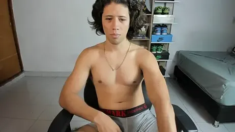 itstonnyX webcam stripchat model stream image