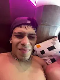 Boys_Eyes webcam model stream image