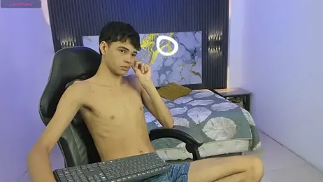 Dark_Desiree18 webcam model stream image