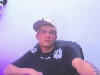 stronger-boy webcam model stream image