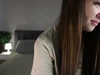 auroralowen webcam model stream image