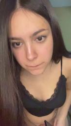 Kikitaa19 webcam model stream image