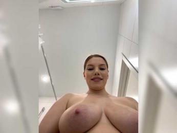 LYALYAtop webcam model stream image