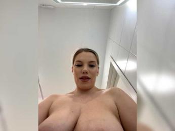 LYALYAtop webcam bongacams model stream image