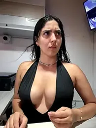 Sofia_Collins- webcam model stream image