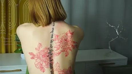 YvonneBou webcam model stream image