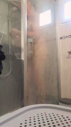 Loulou2x webcam model stream image