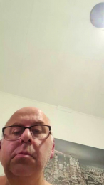 Loulou2x webcam model stream image