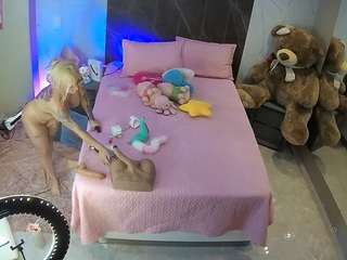 voyeurcam-casa-salsa-bedroom-3 webcam model stream image