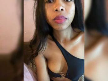 Peachies webcam model stream image