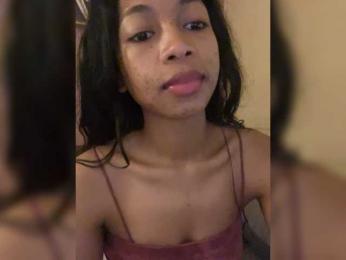 Peachies webcam model stream image