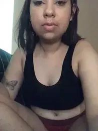 KiaraCut webcam model stream image