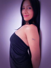 Sharllote webcam model stream image