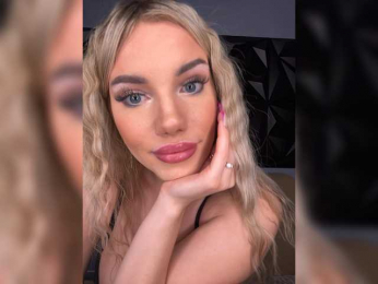 LYALAtop webcam model stream image