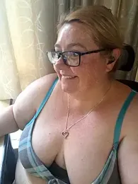 Iceprincess2bad4u webcam stripchat model stream image