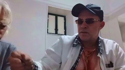 capamapom webcam cam4 model stream image