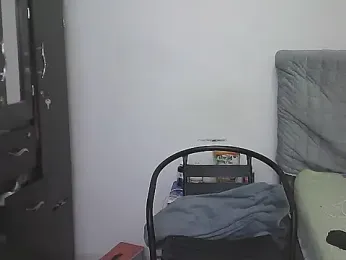 AlphaLatinoBear webcam stripchat model stream image