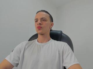 Walker Brown webcam model stream image