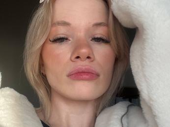 RenitaKoo webcam livejasmin model stream image