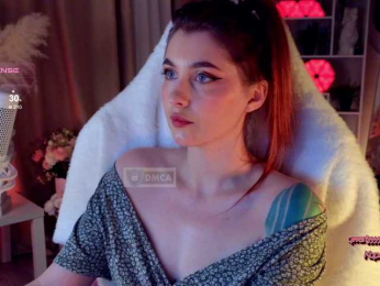 HoneyCherry webcam model stream image