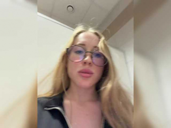 LiiBaby webcam bongacams model stream image