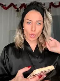 petrouchkaaa_ webcam model stream image