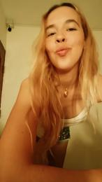 Damnquuen webcam model stream image