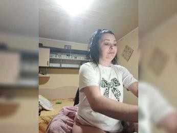 Alliahhot webcam model stream image