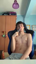 Alvaroguisan webcam cam4 model stream image