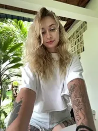 _Kiss_me_hard_ webcam model stream image