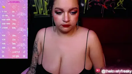 LovelyFreaky webcam model stream image