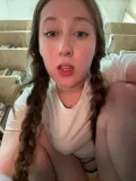 FroggyAnna webcam model stream image