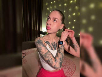 Kris- webcam model stream image