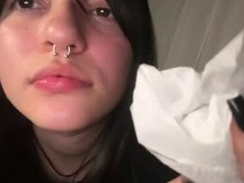 kikilove15 webcam model stream image