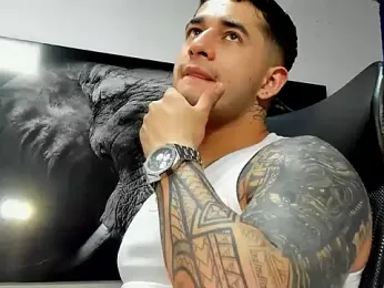 king_falconer webcam model stream image