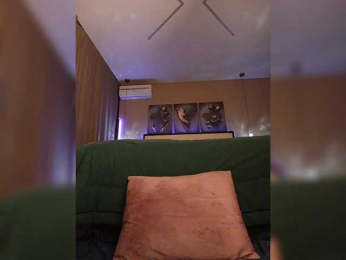 -Lili webcam model stream image